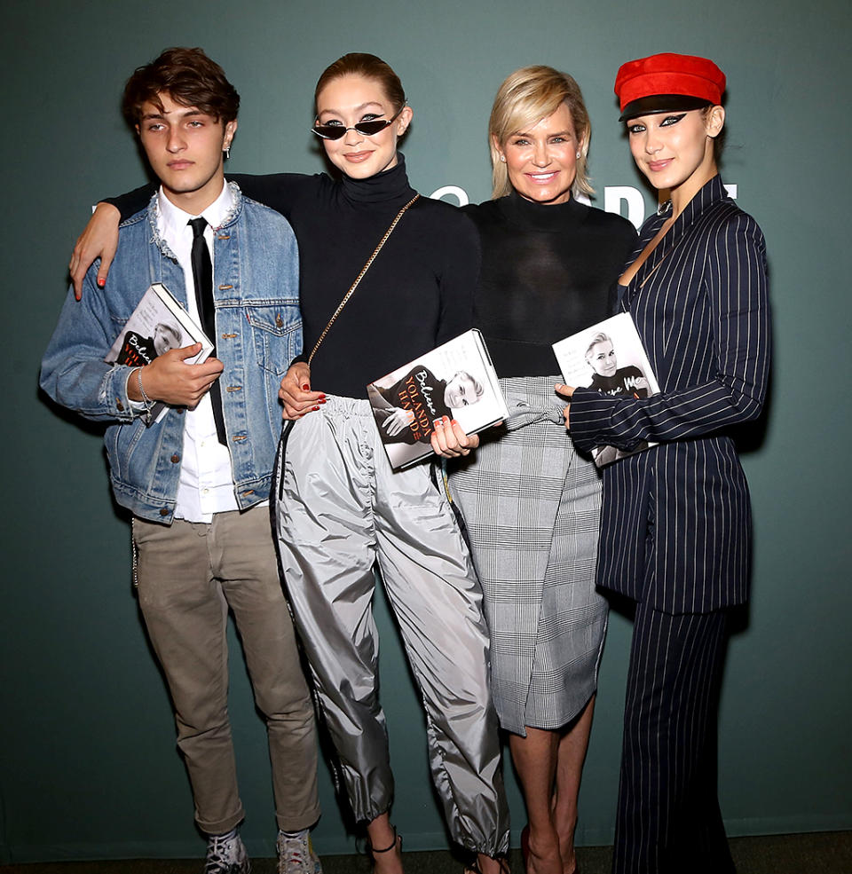 Anwar Hadid, Gigi Hadid, Yolanda Hadid, and Bella Hadid