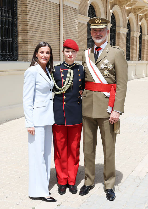 Felipe VI con su mujer e hija 