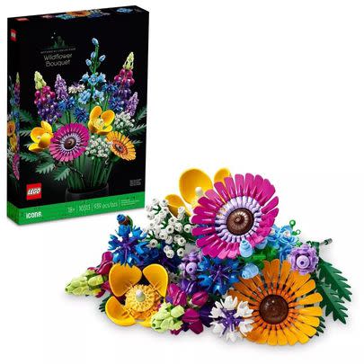  LEGO flower bouquet 