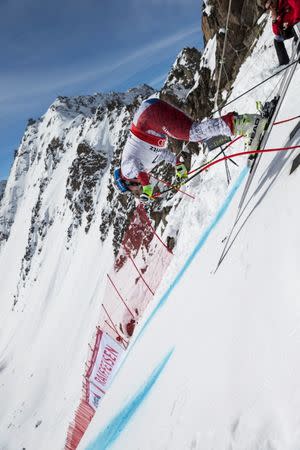 Alpine Skiing - FIS Alpine Skiing World Championships - Men's Downhill training - St. Moritz, Switzerland - 9/02/17 - Beat Feuz of Switzerland at the free fall start. REUTERS/Alessandro della Bella/Pool