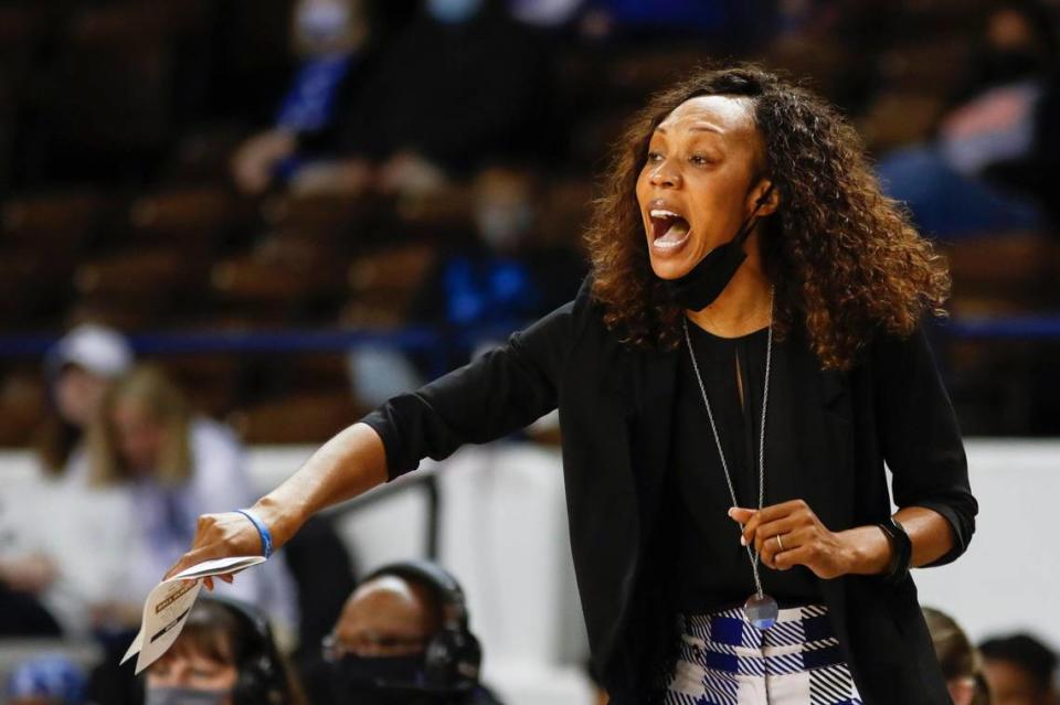 Kentucky head coach Kyra Elzy instructed her players during Saturday’s game against La Salle.