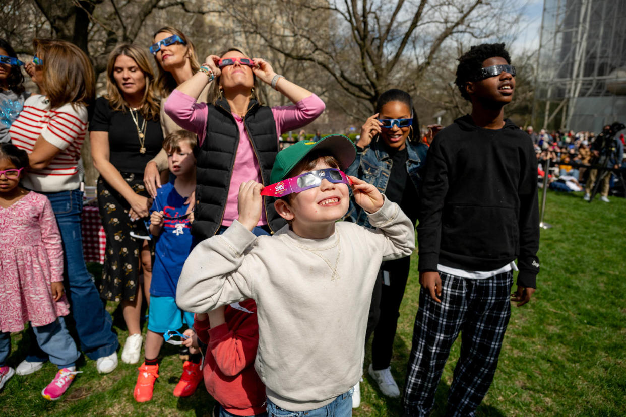 TODAY anchors watch the eclipse (Nathan Congleton / TODAY)