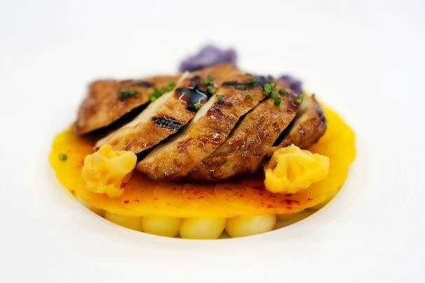 PHOTO: A prepared dish of Good Meat's cultivated chicken is shown at the Eat Just office in Alameda, Calif., June 14, 2023. (Jeff Chiu/AP)