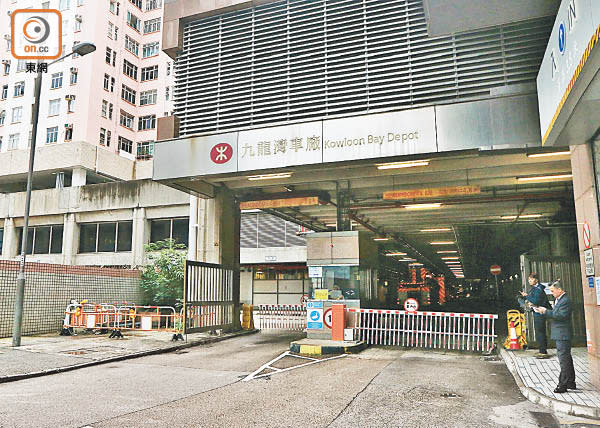 港鐵指據紀錄，有一宗確診個案涉及九龍灣車廠列車維修工場同組工作的兩名員工。