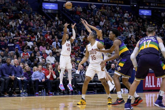 Cleveland Cavaliers: Donovan Mitchell 2022 Dunk - Officially