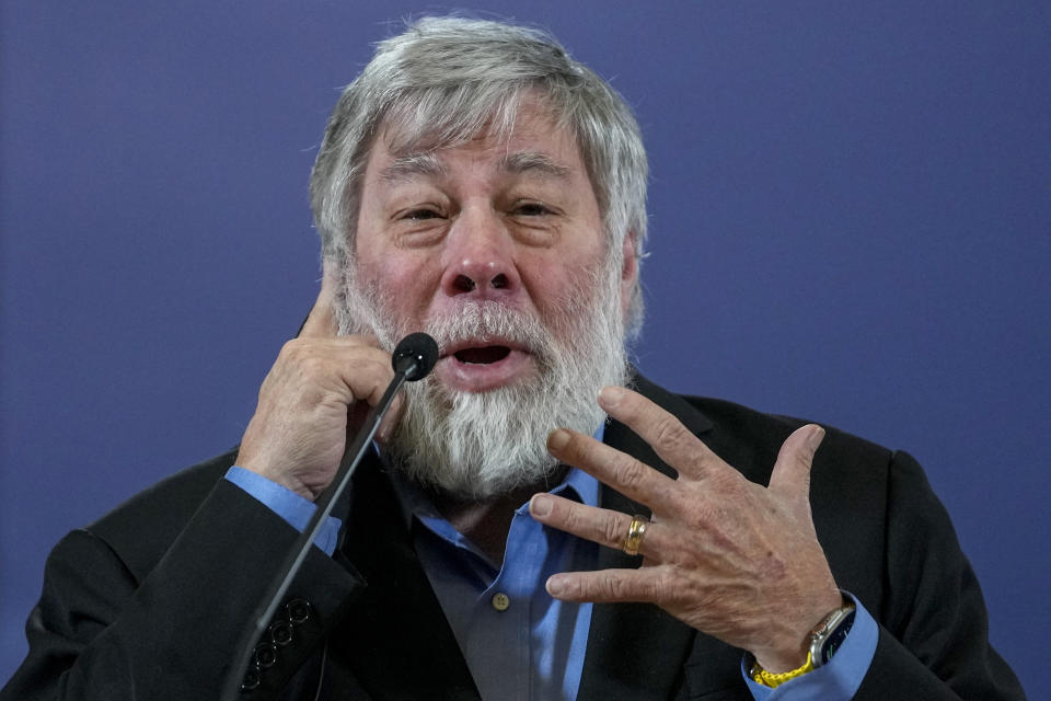 Apple co-founder Steve Wozniak speaks during a press conference after talks with Serbian President Aleksandar Vucic in Belgrade, Serbia, Wednesday, Dec. 6, 2023. Wozniak will receive a Serbian passport from the Balkan country's president after he was granted Balkan country's citizenship. (AP Photo/Darko Vojinovic)