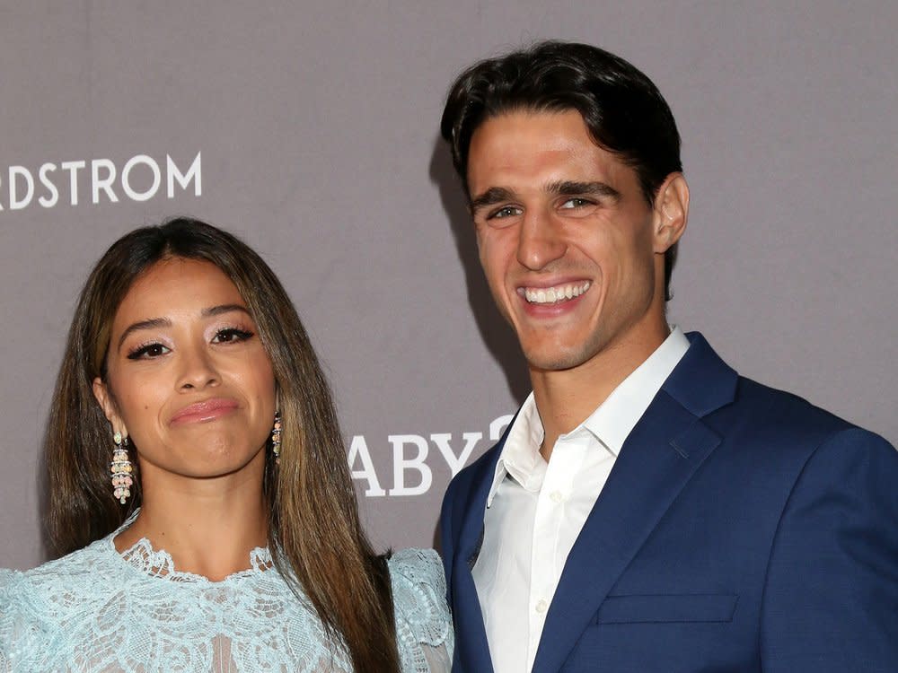 Gina Rodriguez und Joe LoCicero bei einem Auftritt in Los Angeles. (Bild: Kathy Hutchins/Shutterstock.com)