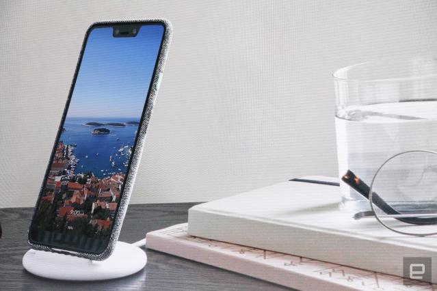 Google Pixel Stand Smart Phone Wireless Charger