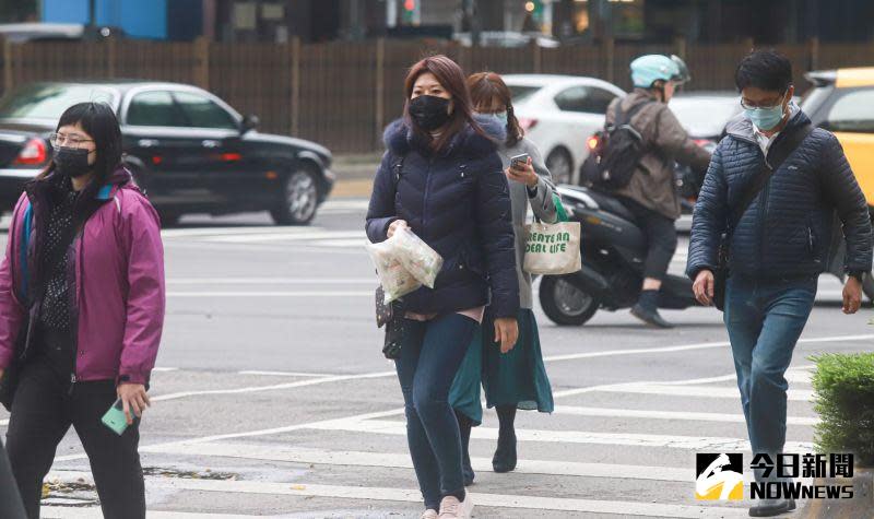 ▲鋒面通過之後，東北季風或大陸冷氣團將南下，屆時北部、東半部地區恐一整天都出現雨勢。（示意圖／NOWnews資料照）