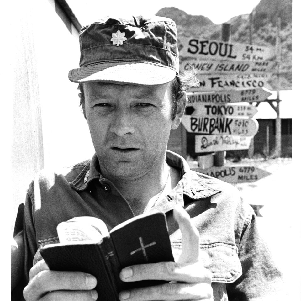 Larry Linville, 1975 mash cast