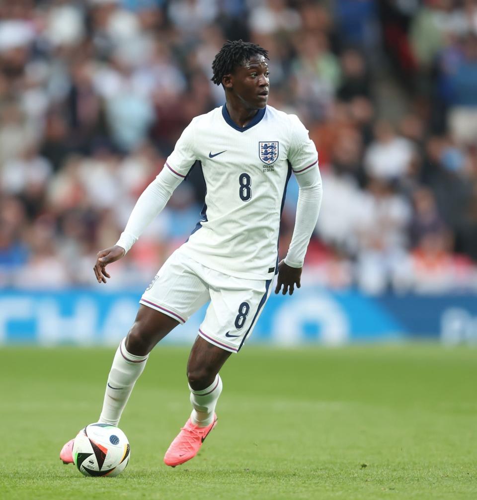 kobbie mainoo plays football for england