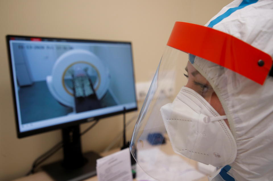 Así ha transformado Moscú un campo de hockey hielo en un hospital de covid