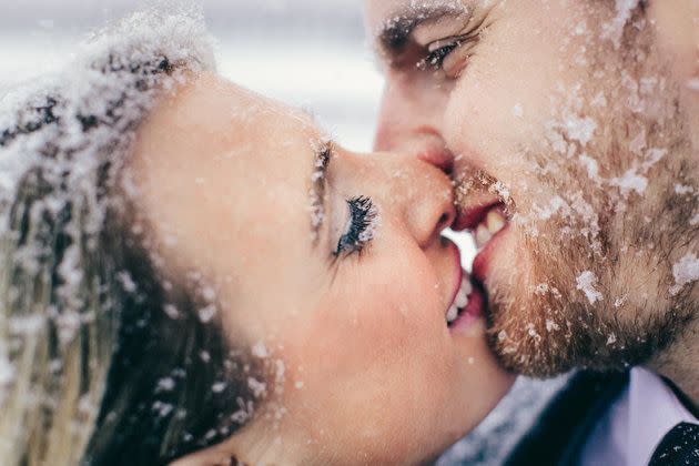 ¿Qué pensarías si el día de tu boda amaneciese nevando en medio de uno de los mayores temporales que se recuerdan? Para muchos novios, solo pensarlo supone una catástrofe. Para Ryan y Johanna Trautman, sin embargo, fue una oportunidad para tener unas fotos de boda muy diferentes que han dado la vuelta al mundo en febrero de 2016. Foto: Zankyou