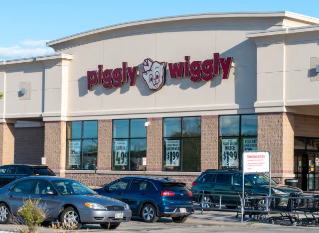 piggly wiggly exterior