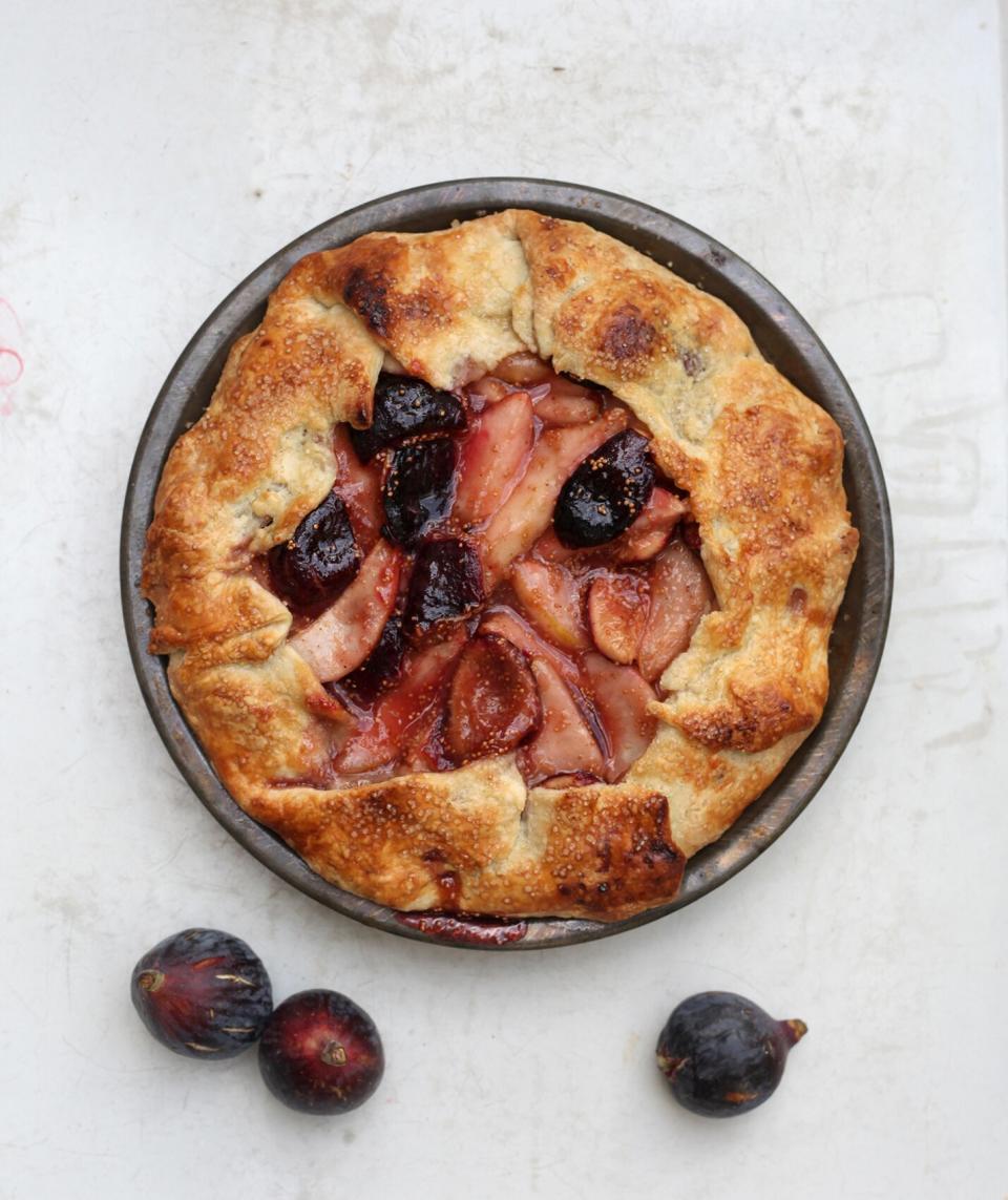 Pear and Fresh Fig Pie