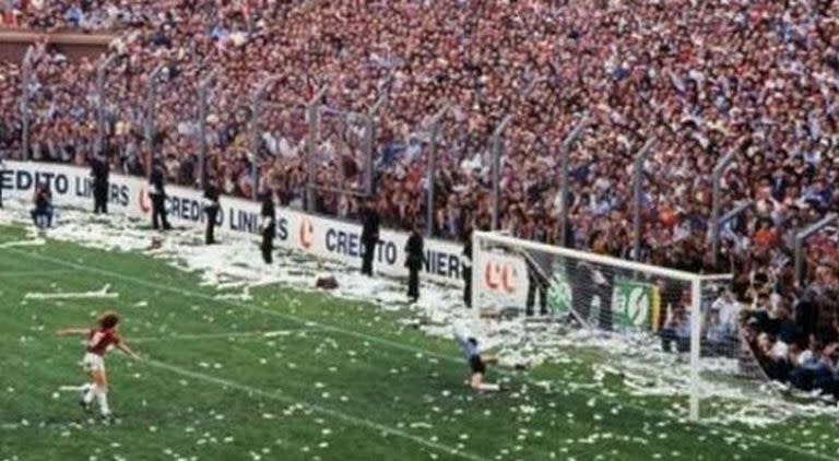 Rubén Darío Insua y el penal con el que San Lorenzo logró el ascenso en 1982, ante El Porvenir