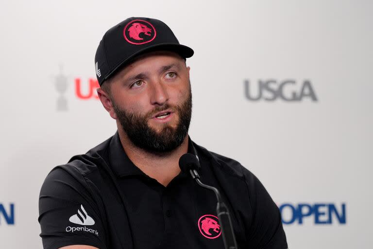 El español Jon Rahm en la conferencia de prensa que brindó antes de anunciar su baja del US Open 