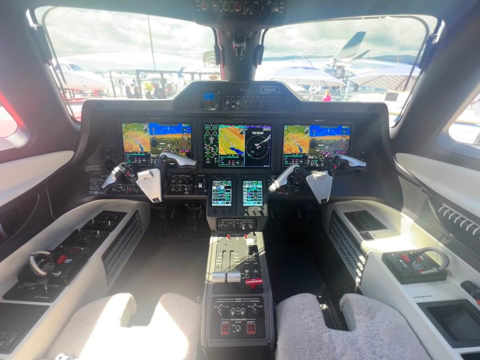 The cockpit of an Embraer Phenom 300E