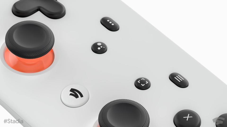 Google表示Stadia Controller控制器是專門為玩家進行直播所設計，內含擷取遊戲影像的快捷鍵以及呼叫Google語音助理的快捷鍵。