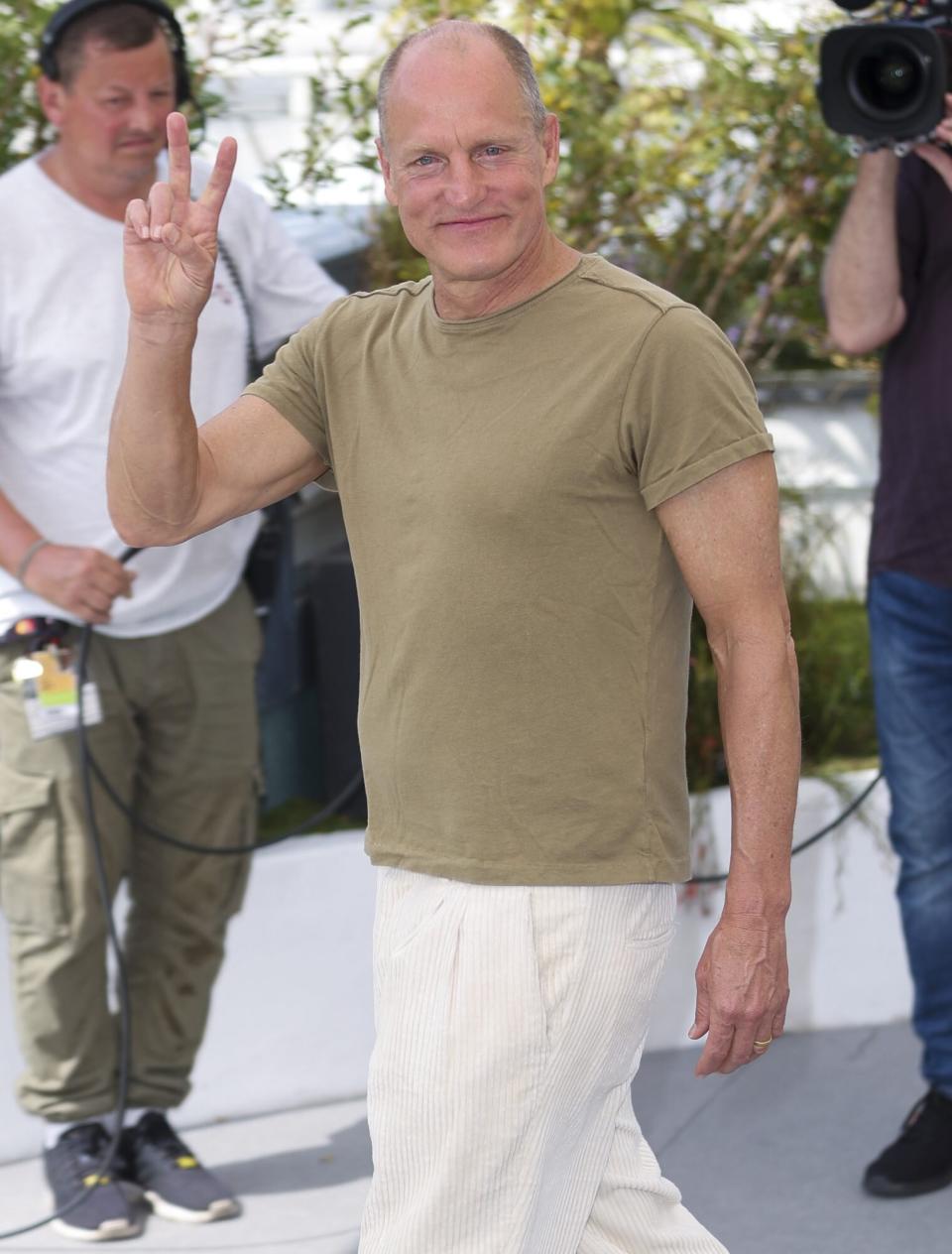 CANNES, FRANCE - MAY 22: Woody Harrelson attends the photocall for "Triangle Of Sadness" during the 75th annual Cannes film festival at Palais des Festivals on May 22, 2022 in Cannes, France. (Photo by Mike Marsland/WireImage)