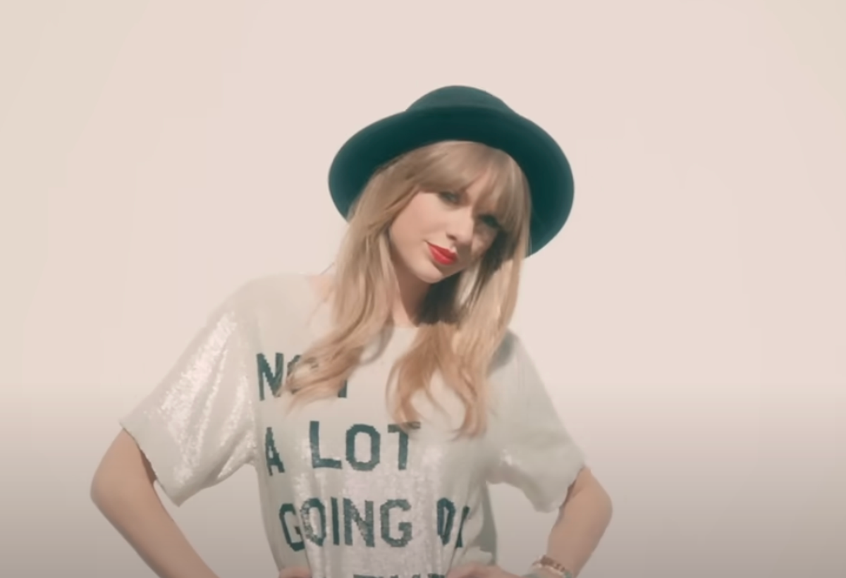 Taylor Swift fan criticized for listing singer’s 22 hat from Eras tour for $20,000 (Taylor Swift / YouTube)