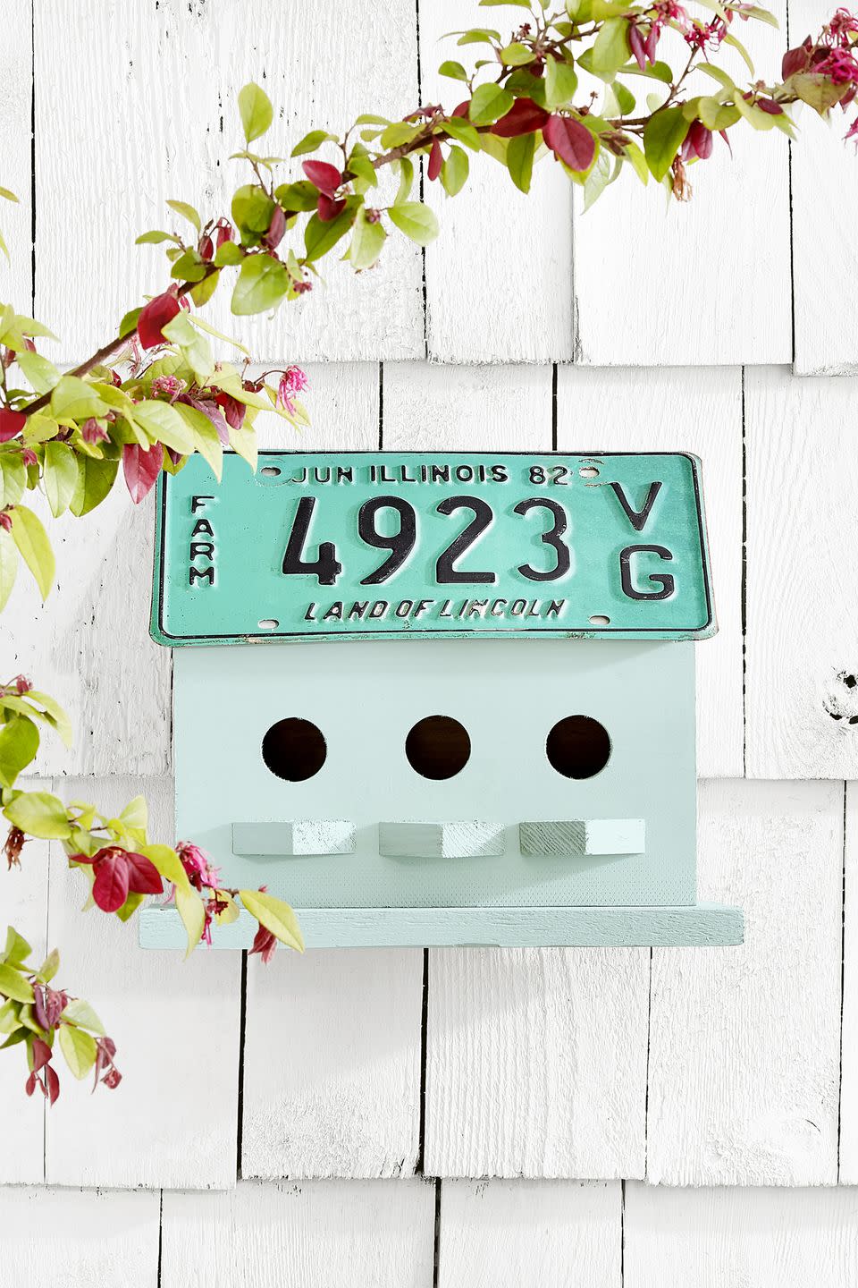 license plate birdhouse