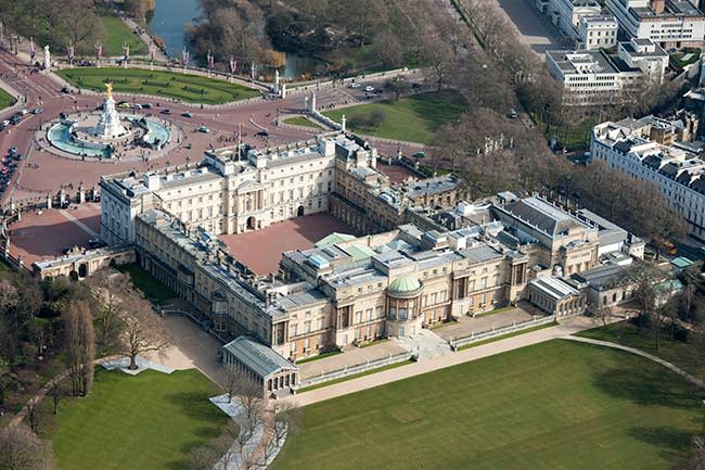 Buckingham-Palace-aerial-view