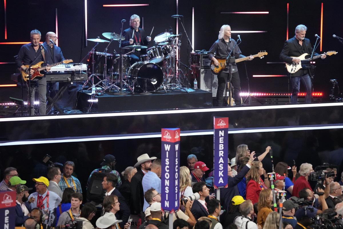 Who is the band playing at the 2024 RNC in Milwaukee?