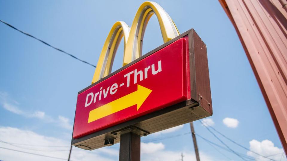 mcdonalds road sign