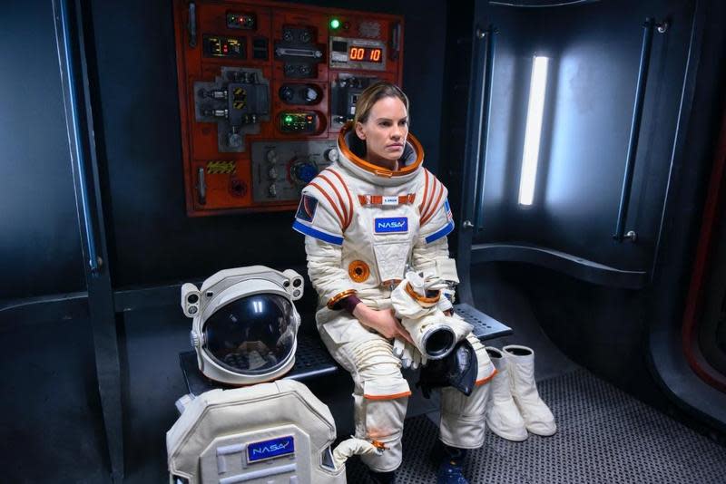 兩屆奧斯卡影后希拉蕊史旺，在《遠漂》成為美國代表，加入火星遠征隊的探險任務，忍受拋夫棄子長達3年的考驗。（Netflix提供）