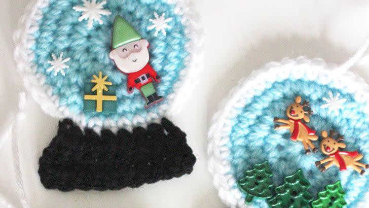 crochet christmas ornaments snowglobes