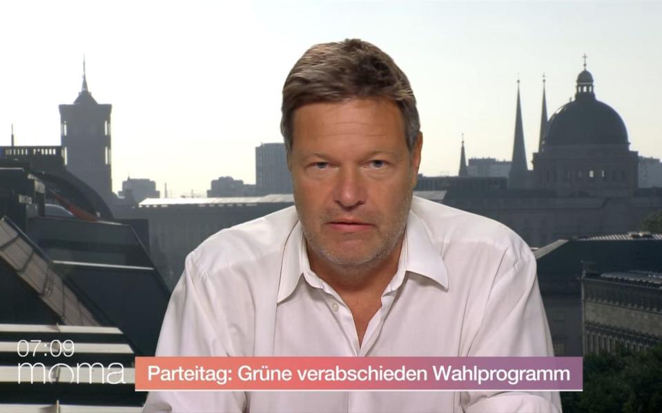 Der Parteivorsitzende Robert Habeck verteidigte im ZDF-"Morgenmagazin" das Wahlprogramm der Grünen.  (Bild: ZDF)