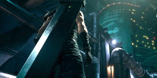 Fan crea una réplica de la espada gigante de Cloud para jugar Final Fantasy VII Remake