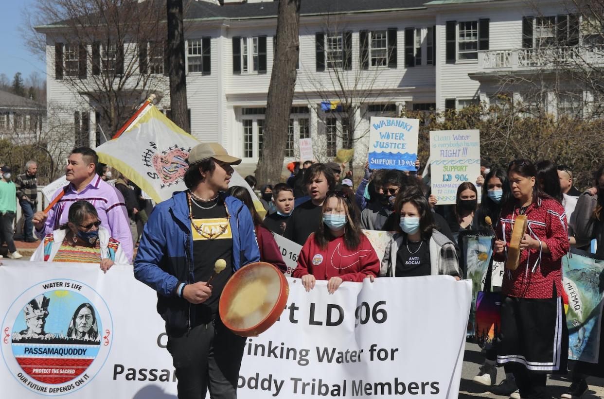 Supporters of one of several tribal sovereignty bills march in front of the governor's mansion on April 11, 2022, in Augusta, Maine. <a href="https://newsroom.ap.org/detail/PenobscotTribeRiver/f6704ad198c74890a14b54e96f5b78e6/photo?Query=Maine%20Indian%20tribe&mediaType=photo&sortBy=arrivaldatetime:desc&dateRange=Anytime&totalCount=36&currentItemNo=0" rel="nofollow noopener" target="_blank" data-ylk="slk:AP Photo/David Sharp;elm:context_link;itc:0;sec:content-canvas" class="link ">AP Photo/David Sharp</a>