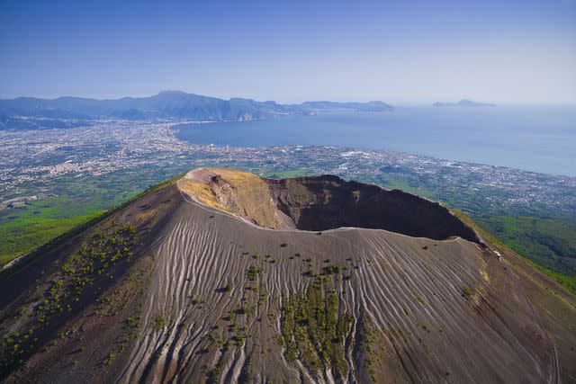 <p>Alberto Incrocci / Getty Images</p> Mt. Vesuvius.
