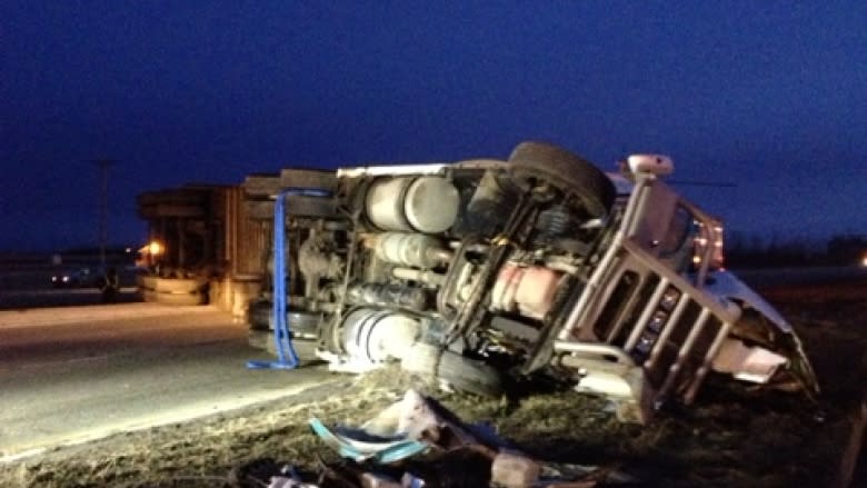 Crews clean up Winnipeg produce spill after semi rollover