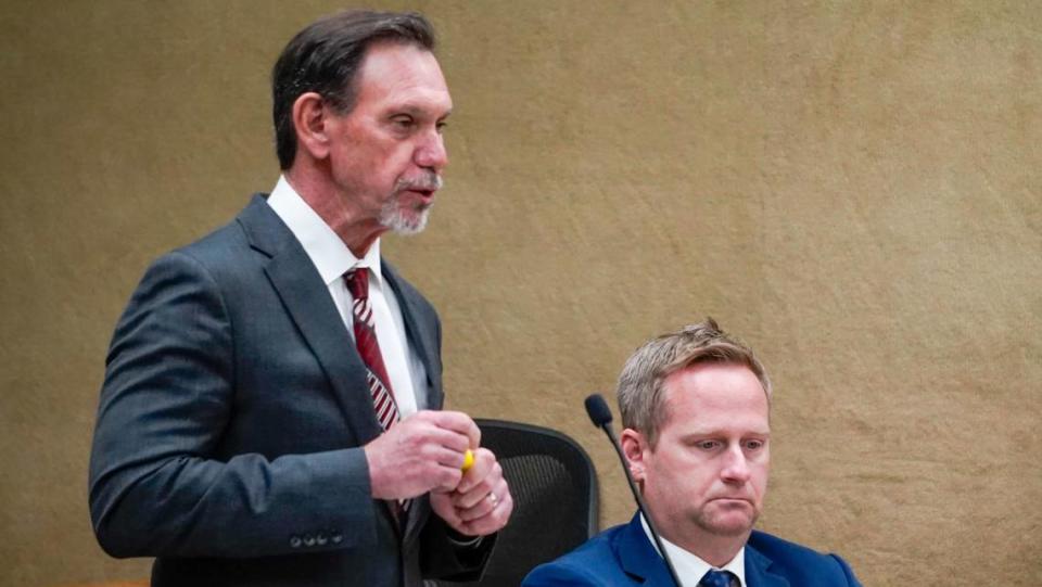 Defense attorneys Ray Allen, left, and Tim Osman, right, begin Stephen Deflaun’s defense April 11. Deflaun is accused of killing San Pedro resident Stephen Wells, 37, and his 11-year-old nephew, Jerry Rios Jr., during an altercation over a camping spot at Morro Strand State Beach on July 8, 2001.