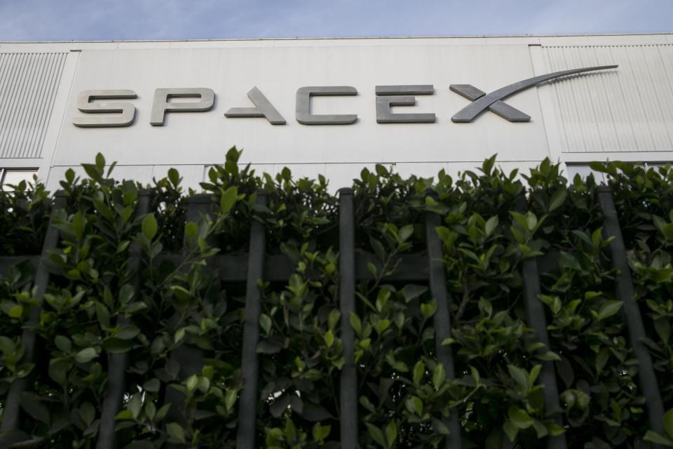 <p>SpaceX gehört wohl zu den interessantesten Firmen der Zukunft. So plant man in dem amerikanischen Unternehmen den Bau eines Weltraumhotels und wird sich aller Voraussicht nach ein Wettrennen mit der NASA liefern. Das Ziel dieses Rennens? Die Landung auf dem Mars. Kein Wunder also, dass SpaceX auf Platz 12 steht und nicht mehr auf Rang 34, wie noch 2017. Wer weiß, wo die Firma in ein paar Jahren stehen kann… (Foto: ddp) </p>