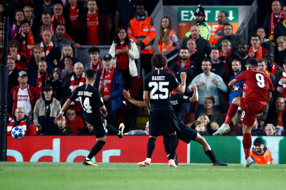 <p>BUT DE LIVERPOOL ! À la 92e minute, Roberto Firmino se joue de la défense parisienne et surprend Areola d’une frappe parfaitement exécutée. 3-2 pour les Reds dans le temps additionnel ! (crédit Getty) </p>