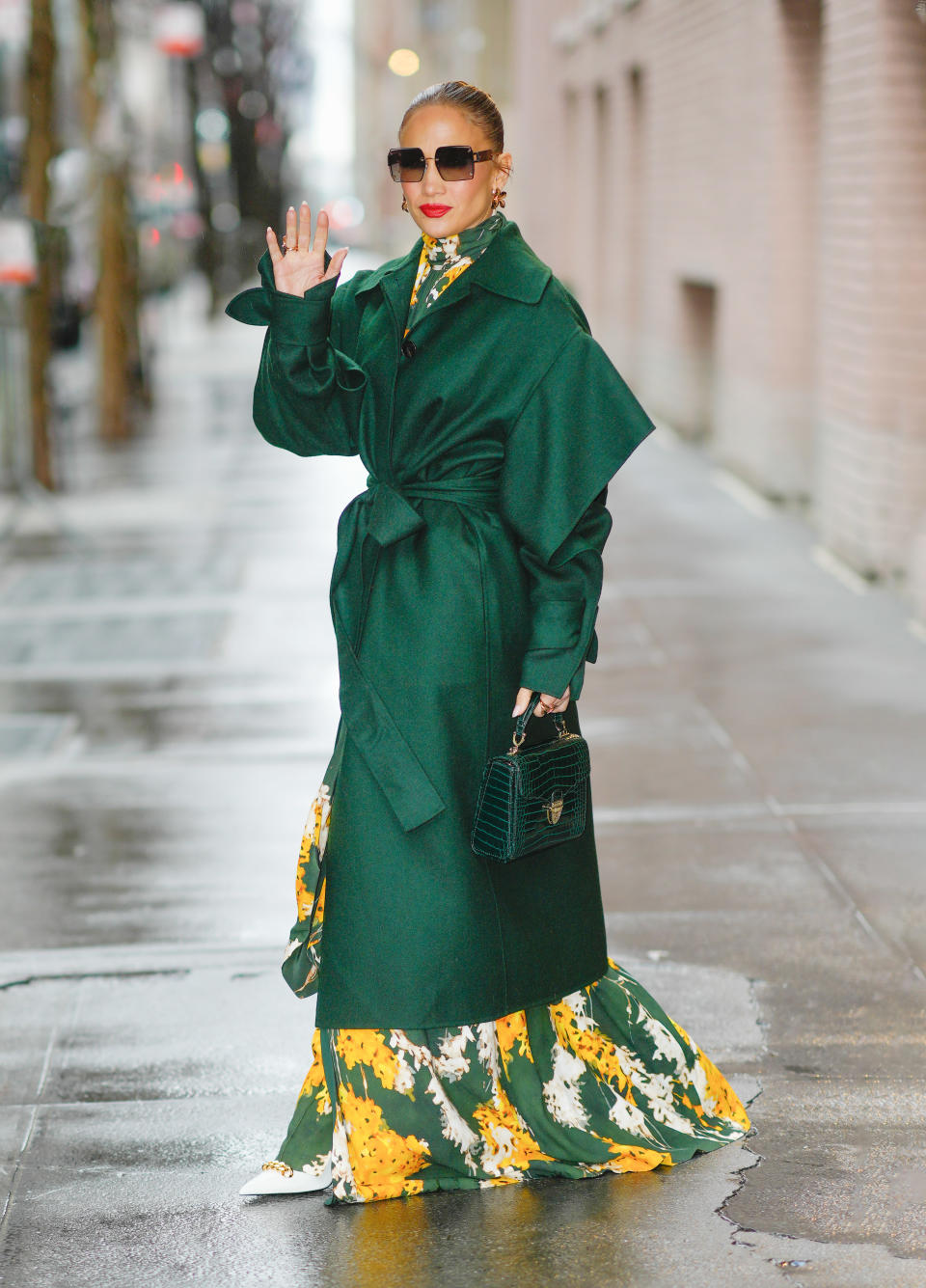 j lo street style flowers