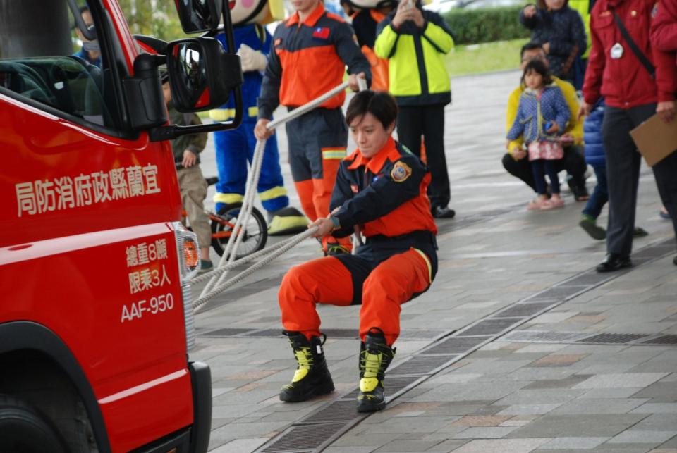 消防員女性比例仍然偏低。圖片取自臉書「打火英雄-宜蘭縣政府消防局」