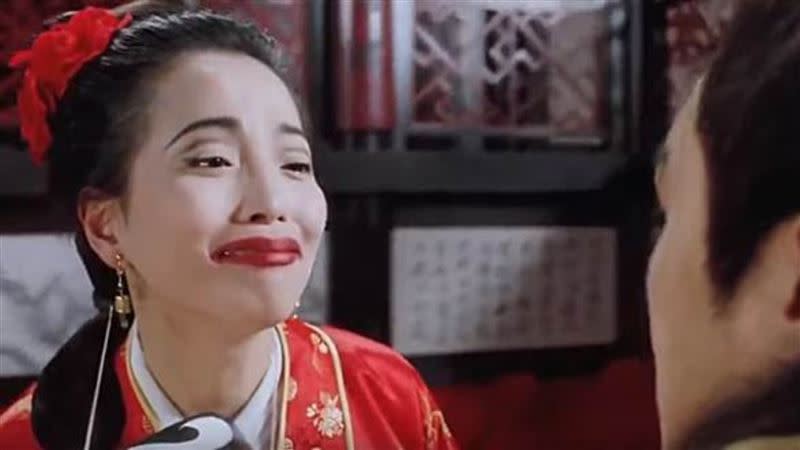 苑瓊丹過去在周星馳電影《唐伯虎點秋香》中「石榴姐」一角走紅。（圖／翻攝自微博）