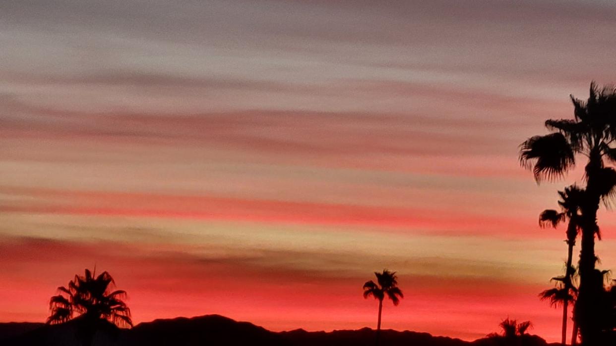 <div>We hope your Easter Sunday was as beautiful as this Fountain Hills sunrise. Thanks to Russ Preban for sharing</div>