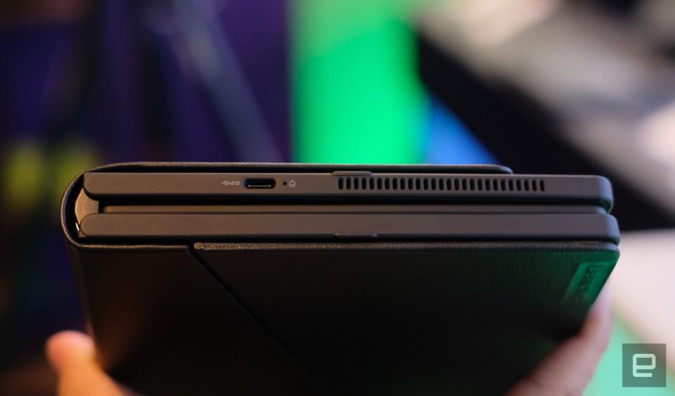 Lenovo ThinkPad X1 Fold hands-on at CES 2020