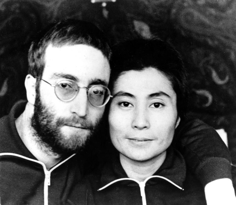 John Lennon e Yoko Ono, Danimarca, 23 gennaio 1970. (AP Photo)