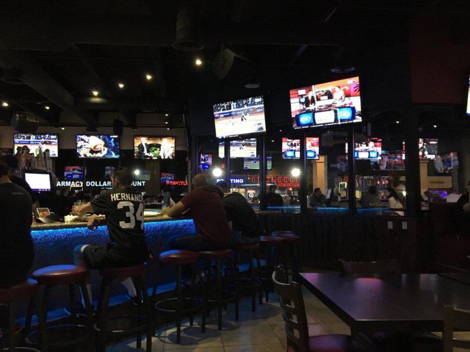 Bru's Room Sports Grill (South Florida)