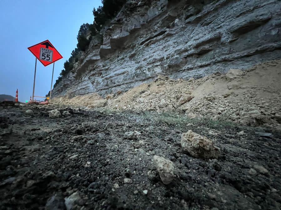 Rockslide on Loop 360 near Pennybacker Bridge overnight May 3, 2024 (KXAN Photo/Todd Bailey)