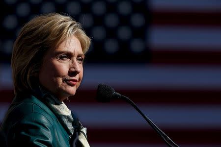 Democratic presidential candidate Hillary Clinton holds a rally with grassroots supporters in Alexandria, Virginia, October 23, 2015. REUTERS/Jonathan Ernst