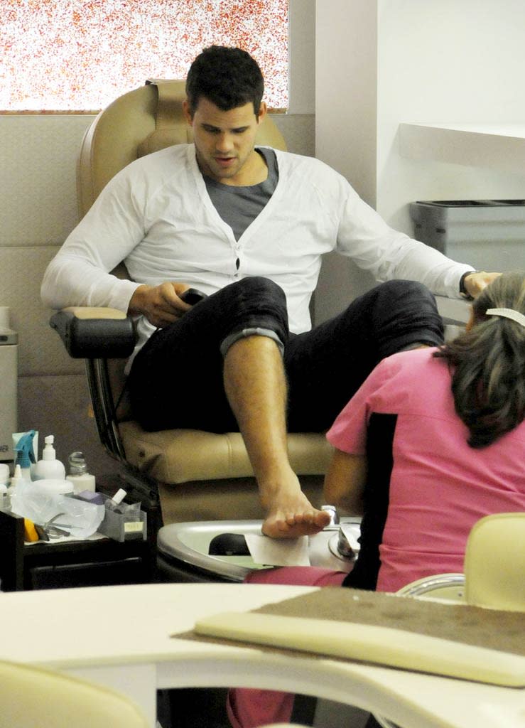 Kris Humphries Nail Salon