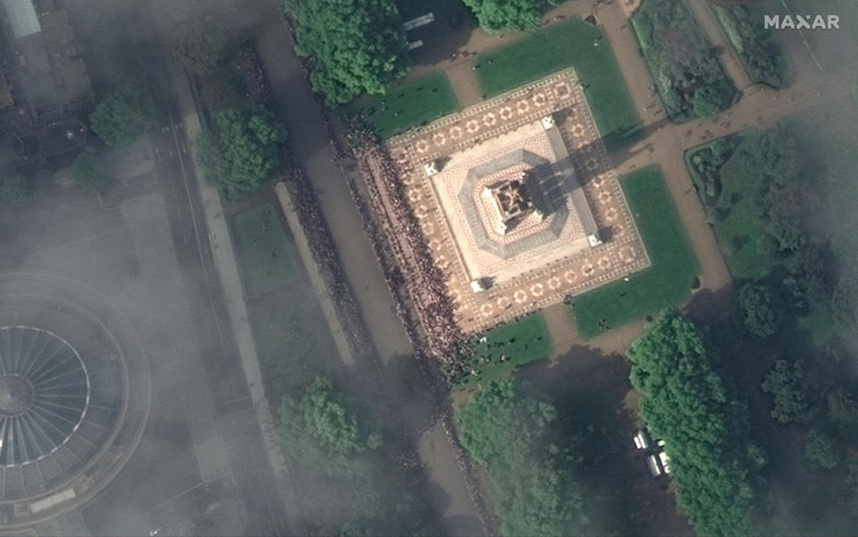 A satellite image shows crowds along late Queen Elizabeth's funeral procession route, near Albert Memorial, in London, Britain September 19, 2022. Courtesy of 2022 Maxar Technologies/Handout via REUTERS. ATTENTION EDITORS - THIS IMAGE HAS BEEN SUPPLIED BY A THIRD PARTY. MANDATORY CREDIT. NO RESALES. NO ARCHIVES. MUST NOT OBSCURE LOGO.